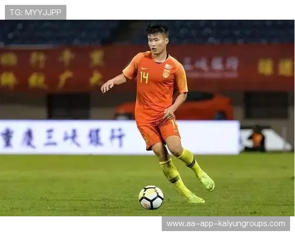 谢文能边路内切后斜传,助攻林良铭抢点成功